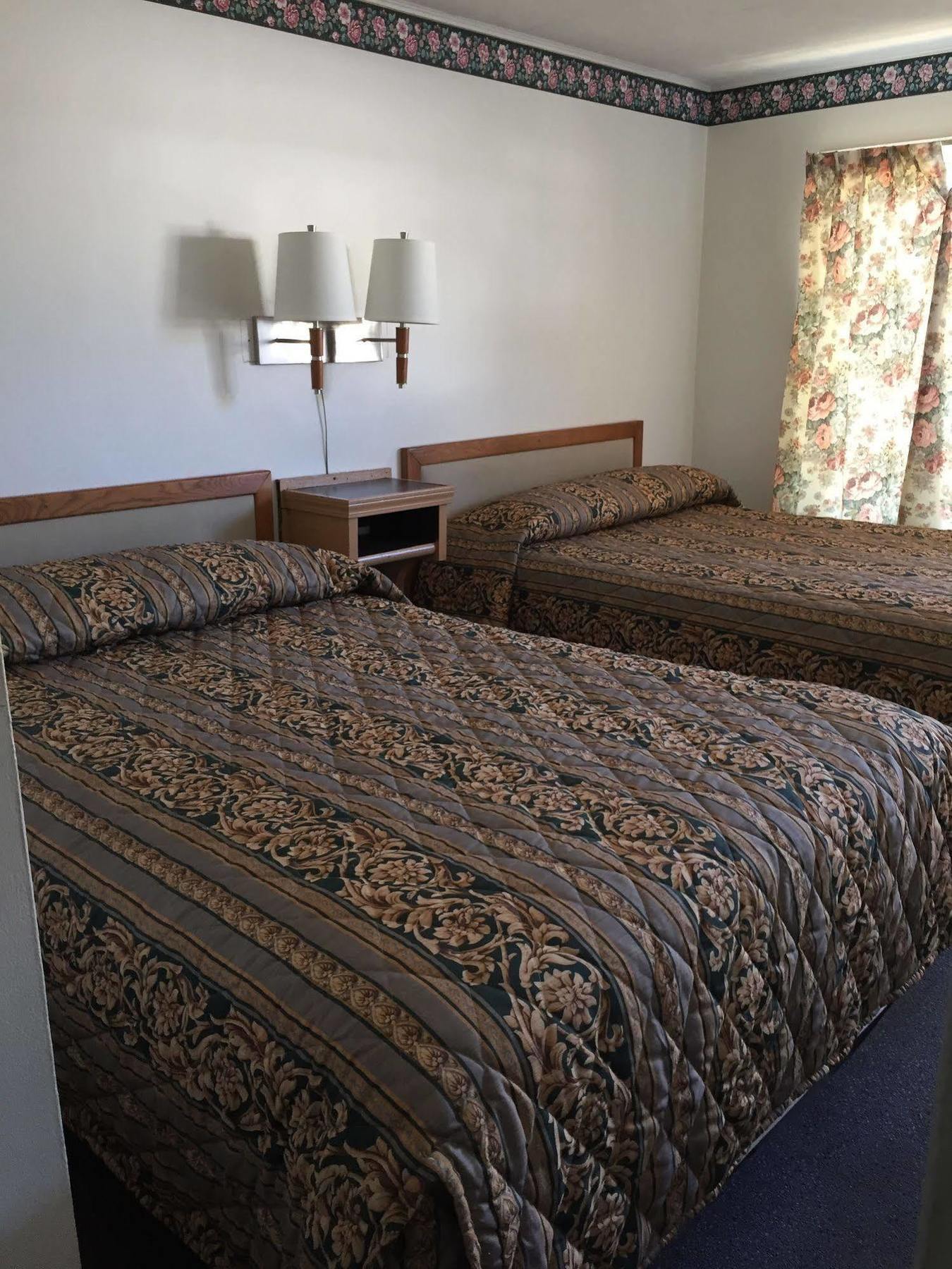 Hotel Portsmouth Oh Bagian luar foto