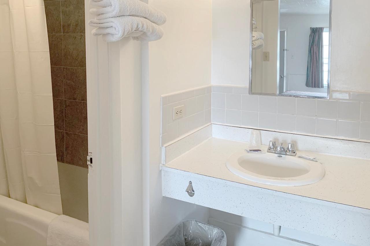 Hotel Portsmouth Oh Bagian luar foto