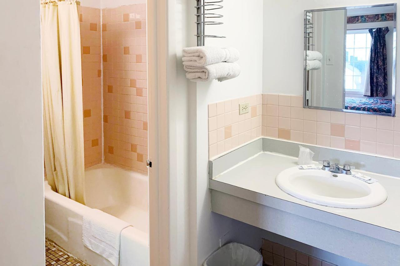 Hotel Portsmouth Oh Bagian luar foto